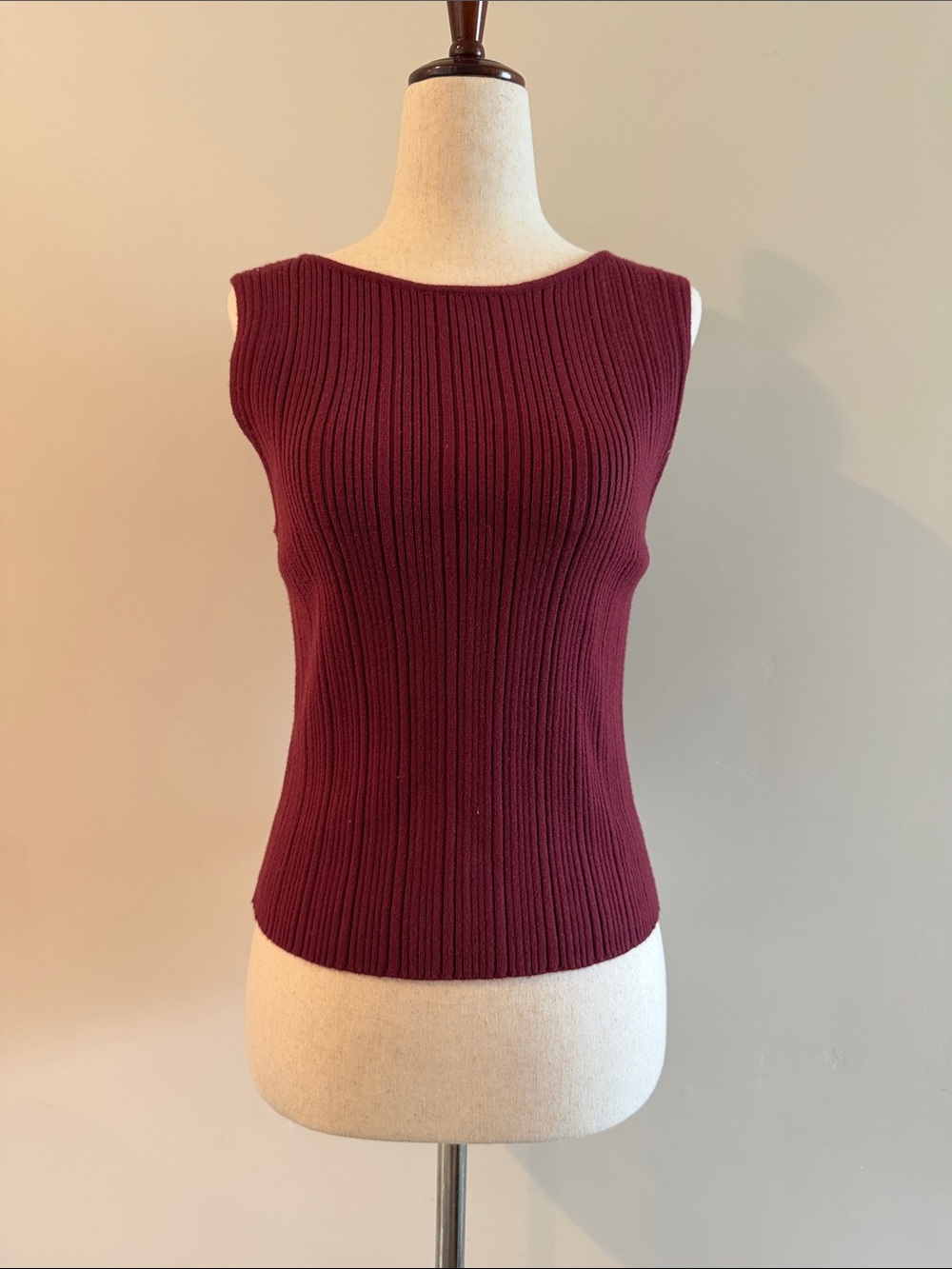 Marled Ribbed Sleeveless Tank Top in Burgundy
